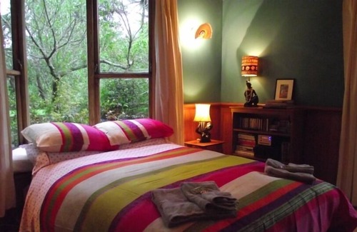 Tararua Forest Park Cottage | Country Charm: maison de Location vacances tranquille