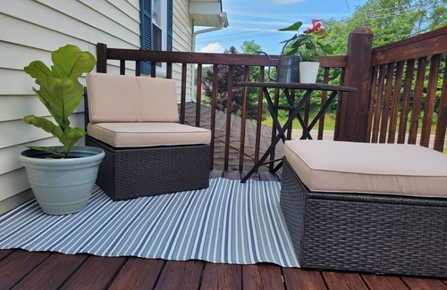 Blodgett Mills Appartement | Country Chic Studio, pet friendly, Free laundry & housekeeping, midterm rental!