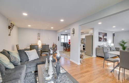 Country Club Hills Maison | Country Club Hills Home: Walk to Rec Center!