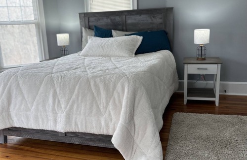 Hatfield Autre | Country Comfort and Views - 10 minutes from restaurants.