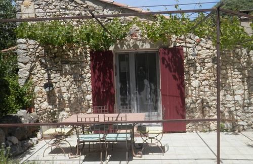La Roque-d'Antheron Cottage | Ancienne bergerie en pierre en colline provençale