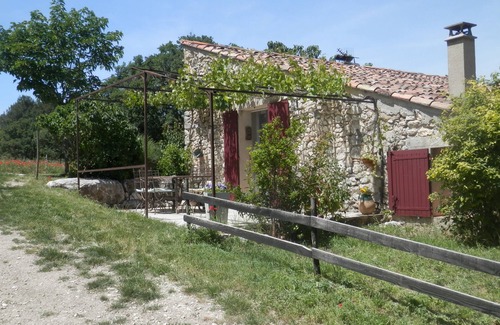 La Roque-d'Antheron Cottage | Ancienne bergerie en pierre en colline provençale