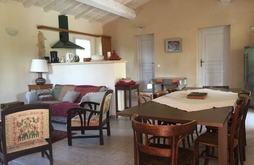 Pont-Saint-Esprit Maison | Country cottage with swimming pool, for 8 people, fully equipped
