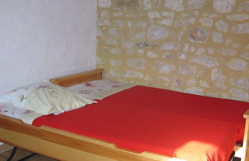 Cussay Maison | Grande maison familiale, espace clos. Tarif basé sur 9 personnes.