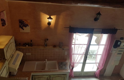 Eygalieres Cottage | Maisonnette gîte 4 personnes à Eygalières au pied du parc naturel des Alpilles