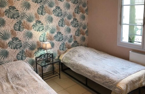 Thure Cottage | Proche Futuroscope¨, gîte ****, 4 pers, avec Piscine