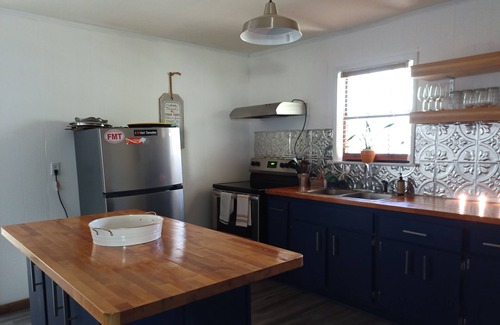 Roxie Maison | Country cottage in fantastic Natchez with WiFi, AC