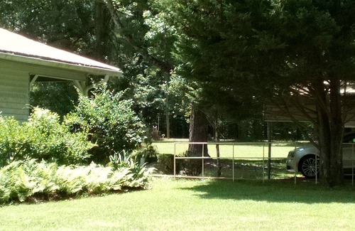Roxie Maison | Country cottage in fantastic Natchez with WiFi, AC