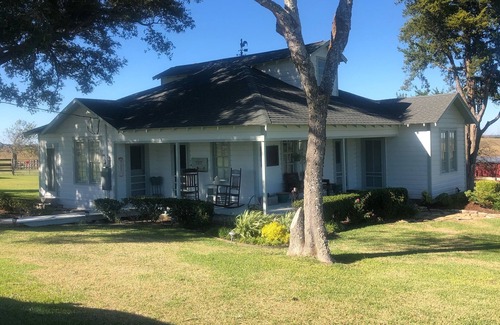 New Ulm Cottage | Gîte près de Round Top. 13 miles de Round Top Square.