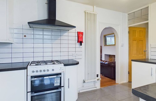 Potters Bar Maison | Country Cottage, Serene 3-bedroom home in Little Heath,Potters Bar,Hertfordshire