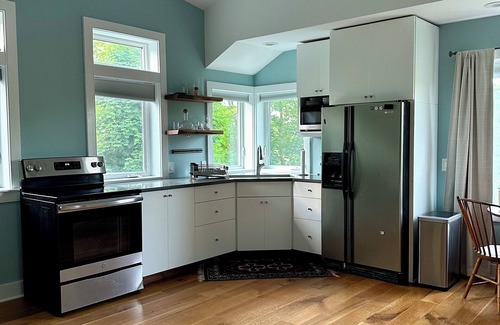 Belle Mead Appartement | Country escape in a 1770 Farmhouse, 14 mins from downtown Princeton.