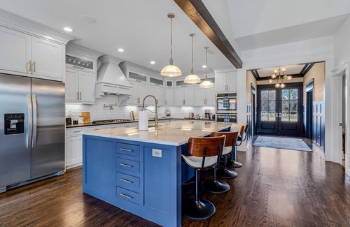 Lindale Maison | Country estate - pool, outdoor kitchen, home theater, game room, porches