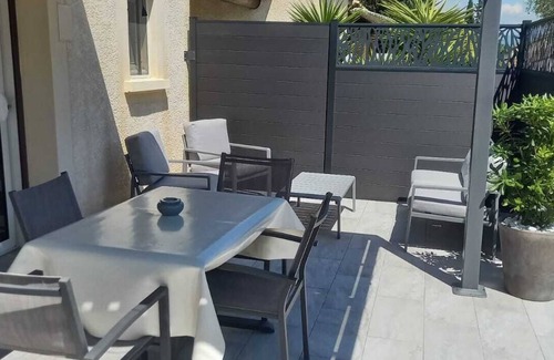 Chateauneuf-de-Gadagne Appartement | Country apartment