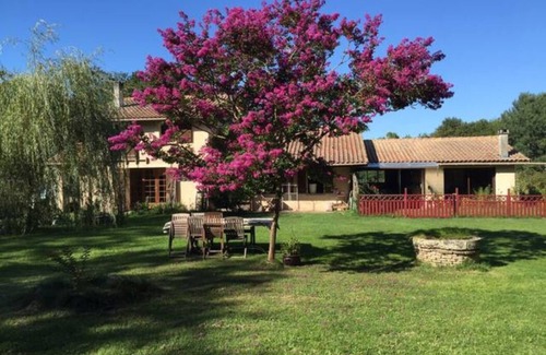 Lesparre-Medoc Maison | Gite de campagne en pleine foret