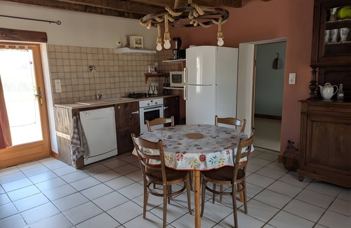 Bourbon-l'Archambault Maison | Country House 'Gîte de la Marquaterie' with Private Garden and Wi-Fi