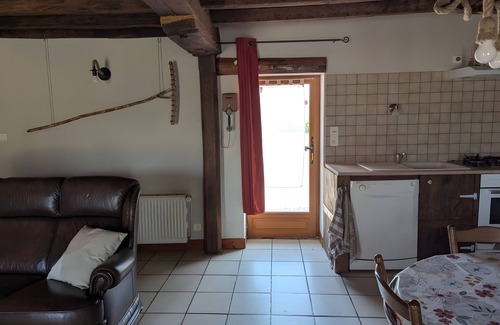 Bourbon-l'Archambault Maison | Country House 'Gîte de la Marquaterie' with Private Garden and Wi-Fi