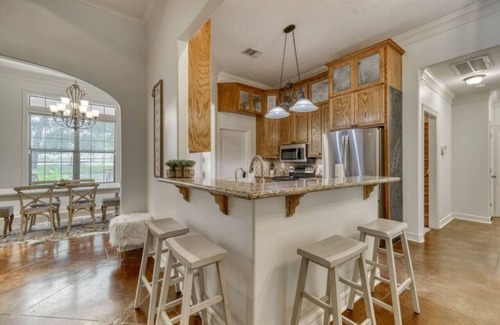 Brenham Maison | Country hideaway, your escape from the city!