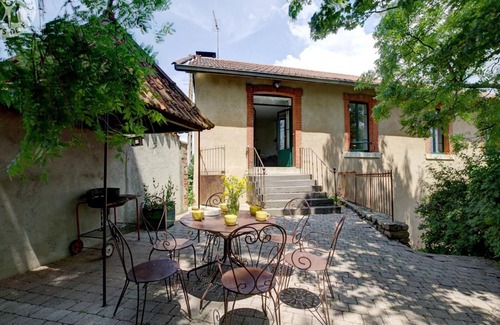 Saint-Just-la-Pendue Cottage | Maison de campagne avec Jacuzzi, Sauna, Wi-Fi et Jardin privatif