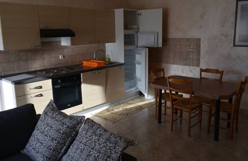 Saint-Leger-des-Pres Appartement | Jolie maison avec jardin