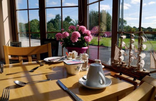 New Twopothouse Lit Et Petit-Déjeuner | Country House B@b