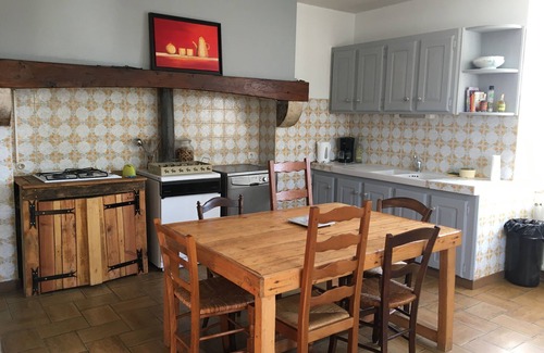Livers-Cazelles Maison | maison de campagne