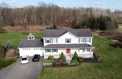 Town of Clermont Maison | Country Home with 4bdrms (King) in Hudson Valley