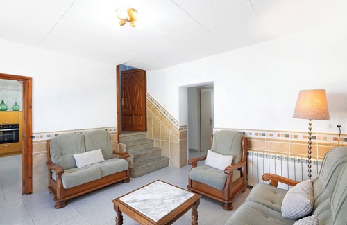 San Martin Sarroca Maison | Maison de campagne 'Cal Peret Miquelet' avec vue sur les montagnes, piscine privée et Wi-Fi