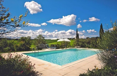 Monterado Maison | maison de vacances à Trecastelli avec jardin