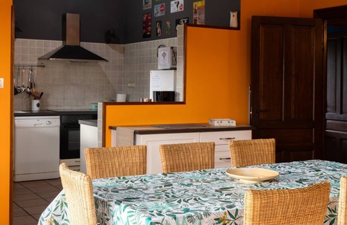 Valle de Carranza Maison | Maison de campagne 'Aitxitxe' avec vue sur les montagnes, piscine privée et terrasse privée