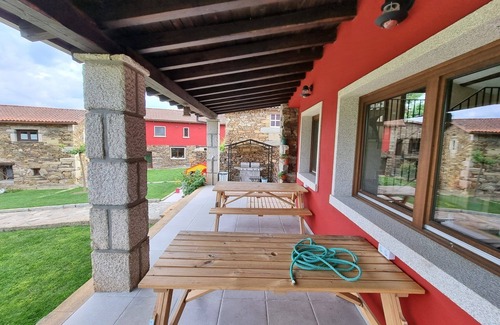 Pepin Maison | Maison de campagne 'Aldea Rural A Cortiña Casa' avec vue montagne, piscine partagée et Wi-Fi