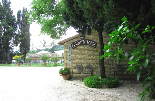 Urbino Maison | Country House-B & B à 2 km du centre historique
