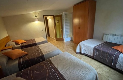 Oden Villa | Maison "Cal pastor 9 pax", avec vue montagnes, piscine, Wi-Fi, terrasse et jardin.