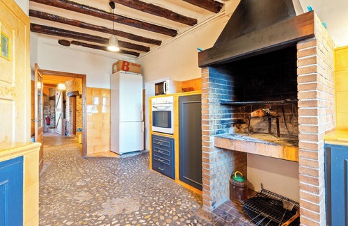 Guialmons Maison | Maison de campagne "Can Gasol" avec vue sur la montagne, piscine privée et Wi-Fi