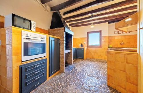 Guialmons Maison | Maison de campagne "Can Gasol" avec vue sur la montagne, piscine privée et Wi-Fi