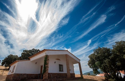 Aldeaquemada Maison | Maison de campagne 'Casa Los Órganos' avec vue sur les montagnes, piscine partagée et climatisation