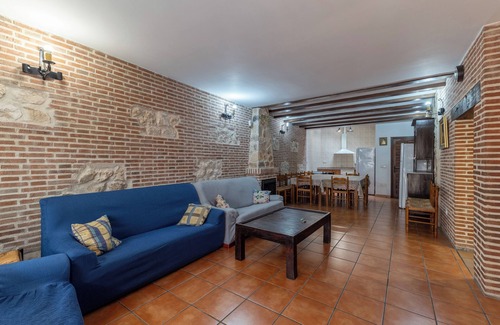 Valdelaguna Maison | Maison de campagne "Casa Rural La Abubilla" avec vue sur la montagne, terrasse privée et Wi-Fi
