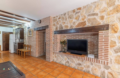 Valdelaguna Maison | Maison de campagne "Casa Rural La Abubilla" avec vue sur la montagne, terrasse privée et Wi-Fi