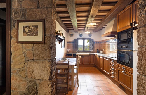 El Bruc Maison | Maison de campagne "Casa Farigola" avec vue sur les montagnes, piscine partagée et Wi-Fi