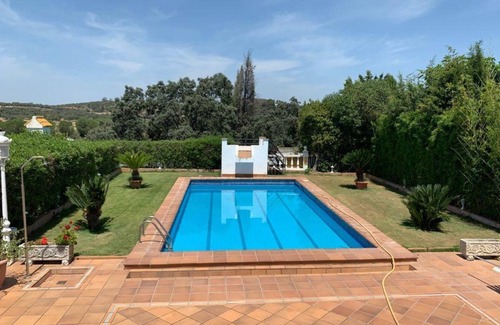 El Garrobo Maison | Maison de campagne "Casa Rural Sevilla" avec vue sur la montagne, Wi-Fi et climatisation