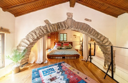 Corsavy Maison | Country House 'Chapelle De Léca' with Mountain View, Private Terrace and Wi-Fi