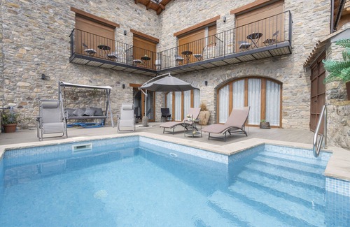 Conca de Dalt Maison | Maison de campagne "Cova Cuberes" avec vue sur les montagnes, piscine privée et Wi-Fi