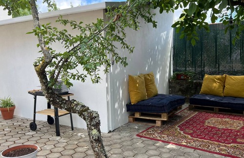 Fatima Maison | Country House 'Fátima - Casa Inteira' with Shared Terrace, Shared Garden and Wi-Fi