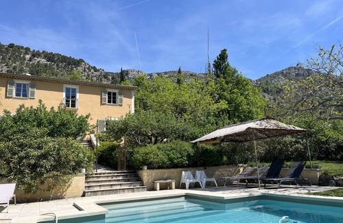 Buis-les-Baronnies Maison | bastide avec piscine 11 x 5.5 chauffée ds site remarquable rivière vue dégagé