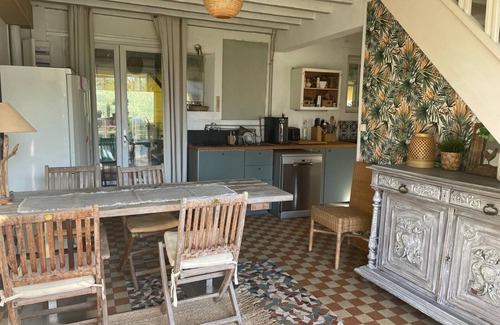 Saint-Aquilin-de-Pacy Maison | Country house in the heart of a forest offering peace and quiet, 50 minutes from Paris