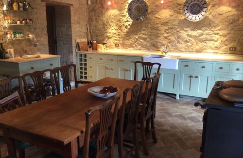 Monte Santa Maria Tiberina Autre | Country house, heated pool, 4 en-suite bedrooms, stunning views sleeps 8 wi-fi
