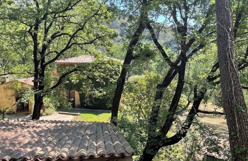 Castelli Maison | Maison de campagne dans un site naturel boisé au sein d'un parc de 3 hectares