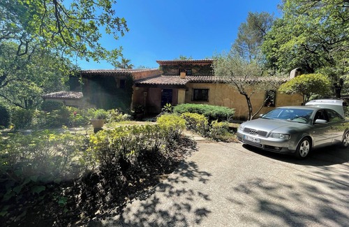 Castelli Maison | Maison de campagne dans un site naturel boisé au sein d'un parc de 3 hectares