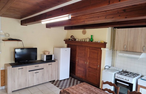 Valbeleix Maison | Maison de campagne dans une vallée à 12 km de BESSE. PROMO du 24 au 31 août