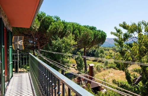 Solana de Avila Maison | Maison de campagne "La Covacha" avec vue sur les montagnes, jardin privé et Wi-Fi