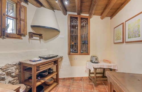 Calabazares Maison | Maison de campagne 'Lila' avec vue sur la montagne, piscine et jardin partagés